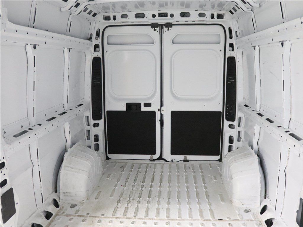 Used 2025 RAM ProMaster 2500 w/ Convenience Group FWD image 21