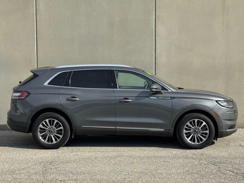 Used 2021 Lincoln Nautilus Reserve image 2