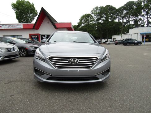 Used 2016 Hyundai Sonata SE FWD image 3