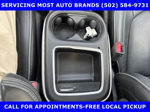 Used 2017 Chrysler Pacifica Limited image 29