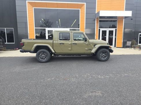 New 2026 Jeep Gladiator Sport image 7