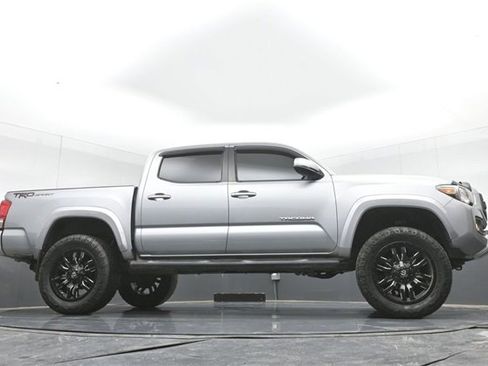 Used 2016 Toyota Tacoma TRD Sport image 47