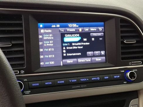 Used 2017 Hyundai Elantra SE FWD image 3