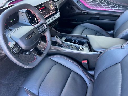 Used 2024 Dodge Charger R/T w/ Plus Group image 4