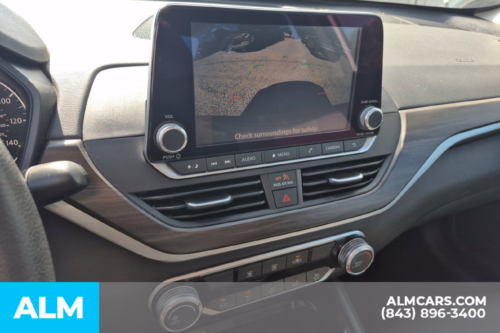 Used 2024 Nissan Altima 2.5 SV FWD image 14
