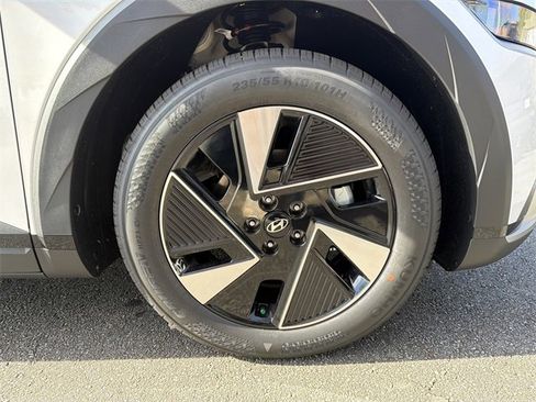 New 2026 Hyundai Ioniq 5 SE image 12