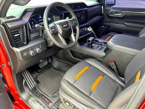 Used 2024 GMC Sierra 1500 AT4 w/ Technology Package AWD/4WD image 14