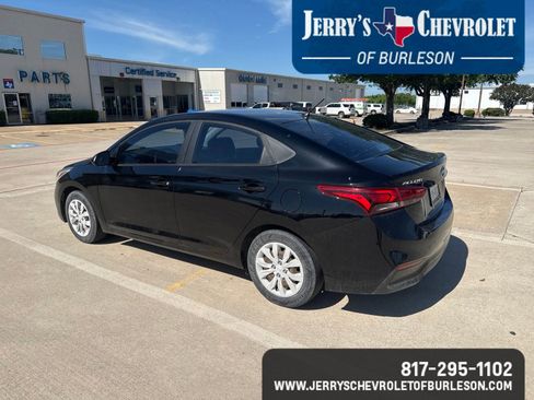Used 2019 Hyundai Accent SE FWD image 7