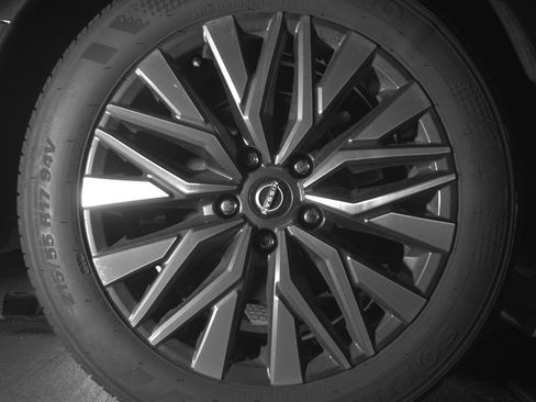 Used 2025 Nissan Altima 2.5 SV image 15