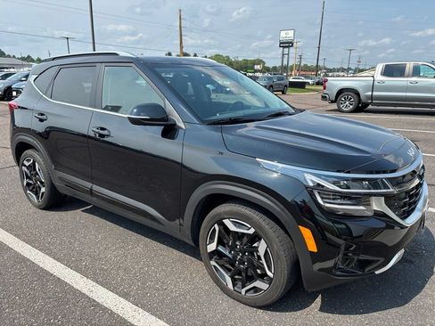 Used 2024 Kia Seltos SX w/ SX Sunroof Package AWD/4WD image 4