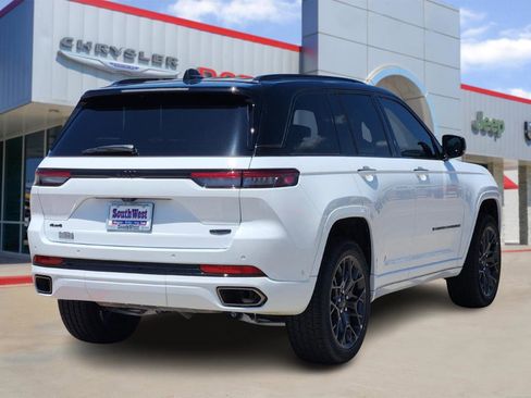 New 2025 Jeep Grand Cherokee Summit w/ Obsidian Package image 5