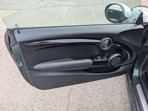 Used 2019 MINI Cooper 2-Door Hardtop w/ Signature Upholstery Package FWD image 11