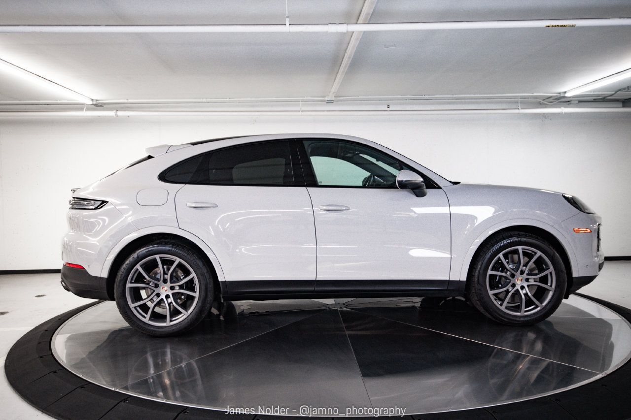 Certified 2024 Porsche Cayenne S AWD/4WD image 8