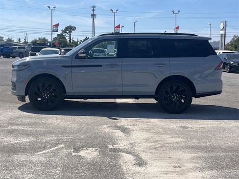 New 2025 Lincoln Navigator Reserve w/ Jet Appearance Package image 2