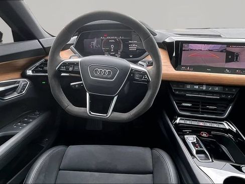 Used 2023 Audi e-tron GT Prestige w/ Prestige Package AWD/4WD image 5