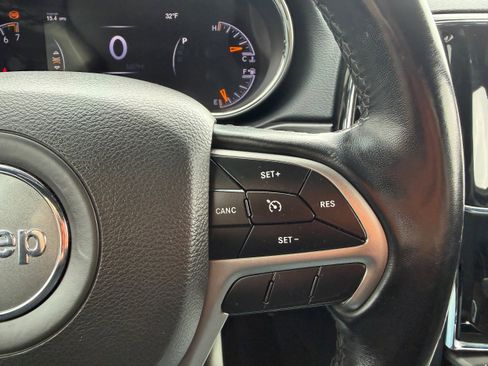 Used 2022 Jeep Grand Cherokee Laredo E image 14