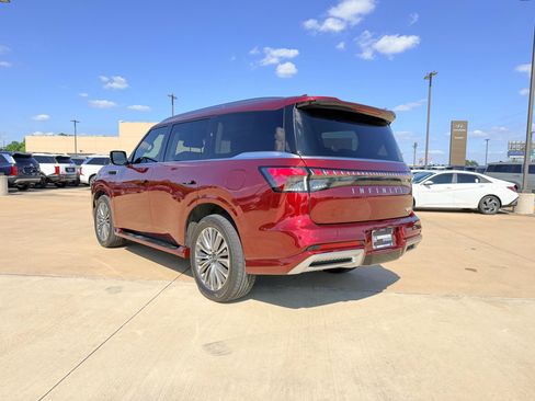 Used 2025 INFINITI QX80 Luxe RWD image 7