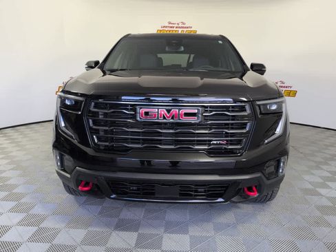 Used 2025 GMC Acadia AT4 w/ Luxury Package image 9