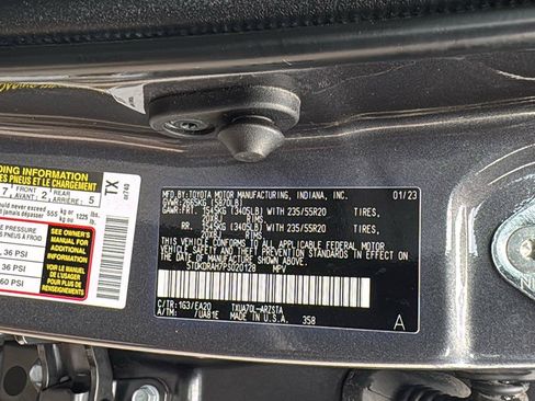 Used 2023 Toyota Highlander XSE FWD image 26