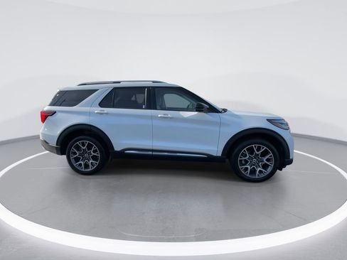 Used 2025 Ford Explorer Platinum w/ Ultimate Package AWD/4WD image 9