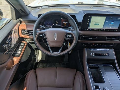 New 2026 Lincoln Aviator Reserve w/ Luxury Package RWD image 17