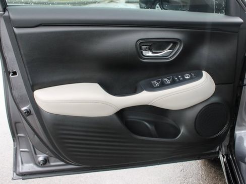 Used 2023 Honda HR-V EX-L image 10