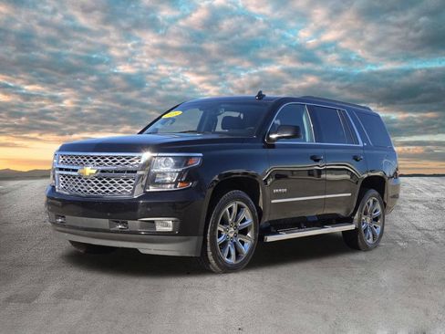 Used 2019 Chevrolet Tahoe LT w/ LT Signature Package image 4