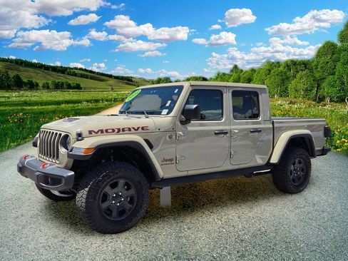 Used 2022 Jeep Gladiator Mojave w/ LED Lighting Group AWD/4WD image 2