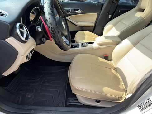 Used 2017 Mercedes-Benz CLA 250 image 16