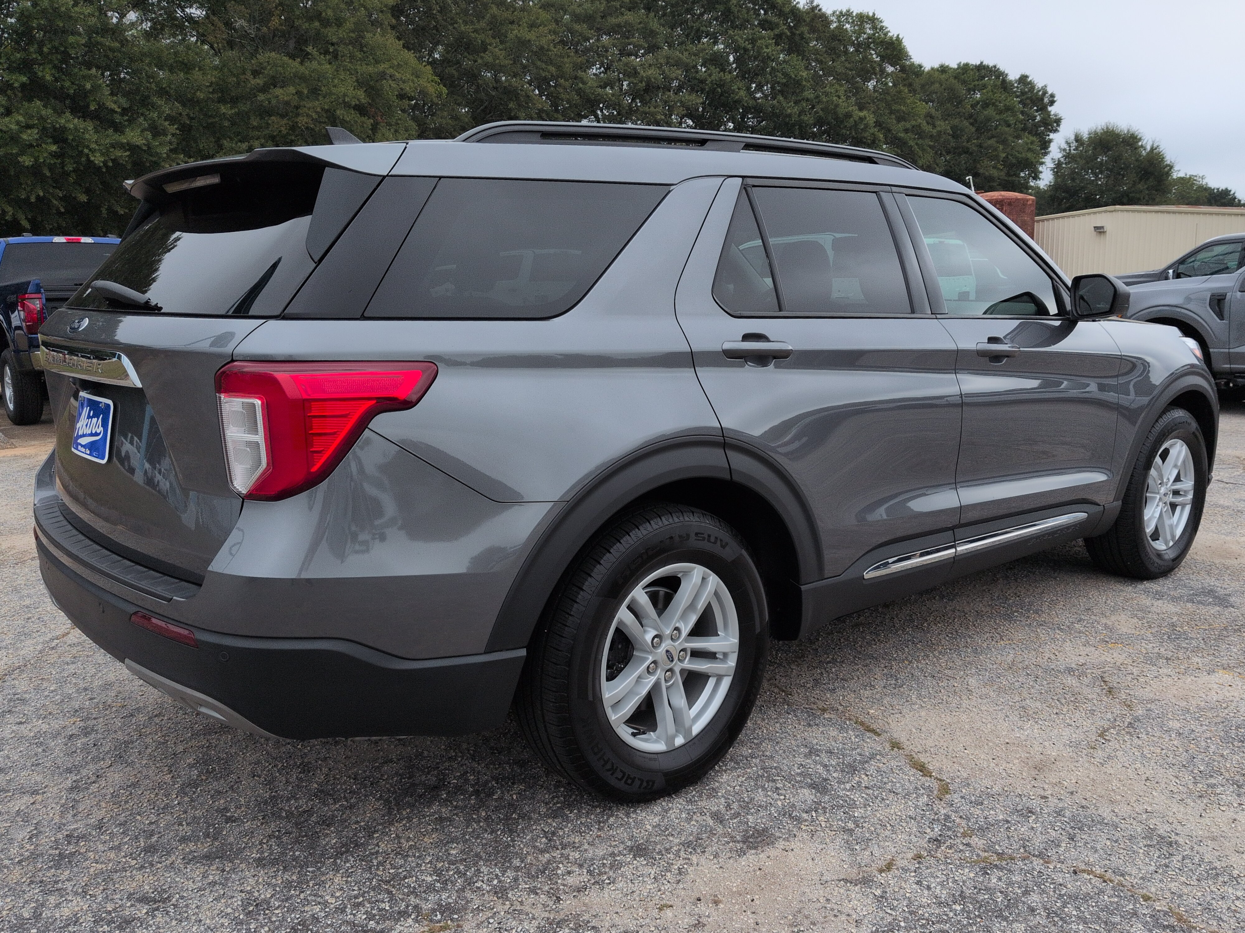 Used 2022 Ford Explorer XLT w/ Equipment Group 202A RWD image 3