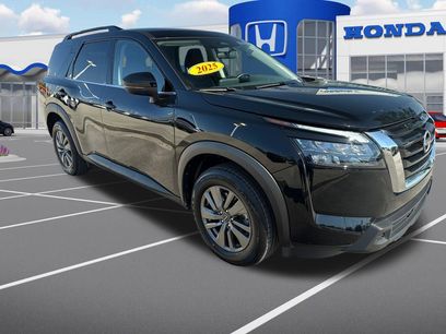 Used 2025 Nissan Pathfinder SV