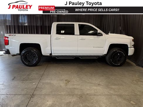 Used 2017 Chevrolet Silverado 1500 LT w/ All Star Edition AWD/4WD image 4