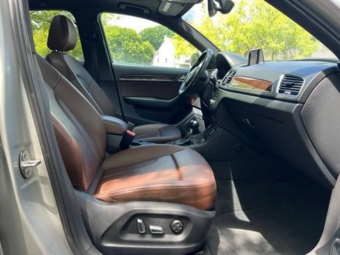 Used 2016 Audi Q3 2.0T Prestige w/ Prestige Package AWD/4WD image 21