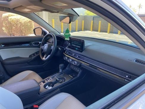 Used 2024 Honda Civic Touring image 5