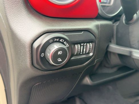 Used 2020 Jeep Gladiator Rubicon image 17