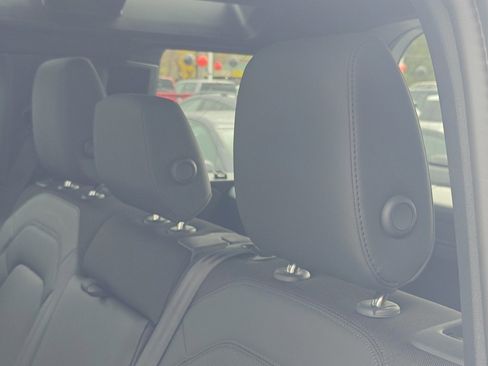 Used 2025 Land Rover Defender 110 S image 25