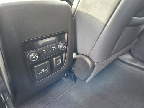 Used 2023 Buick Enclave Essence w/ Experience Buick Package image 10