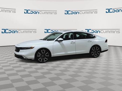 Used 2024 Honda Accord Touring image 6