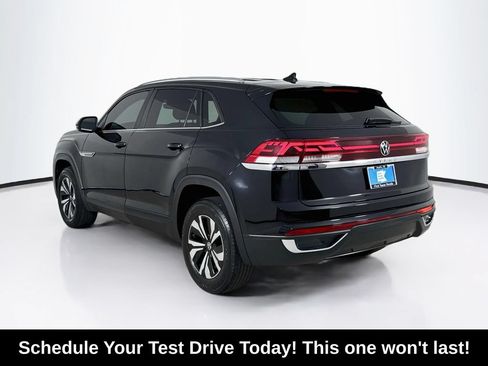 Used 2024 Volkswagen Atlas Cross Sport SE FWD image 5