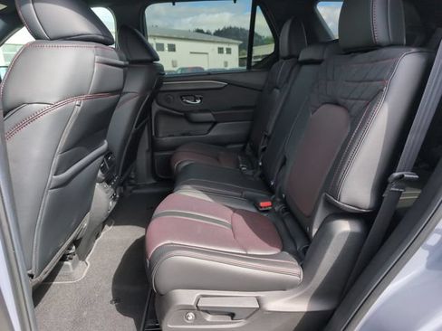 Used 2026 Honda Pilot Black Edition image 16