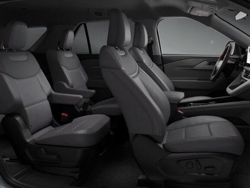 New 2026 Ford Explorer Active AWD/4WD image 5