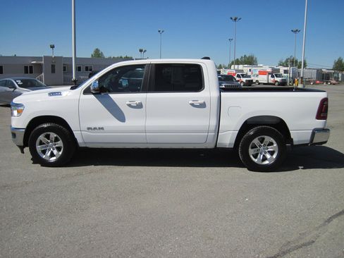 Used 2024 RAM 1500 Laramie AWD/4WD image 7