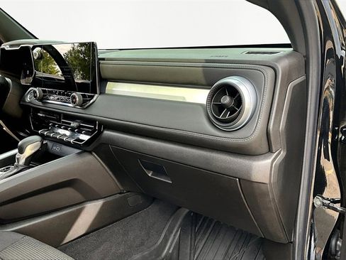 Used 2024 Chevrolet Colorado LT w/ LT Convenience Package II image 17