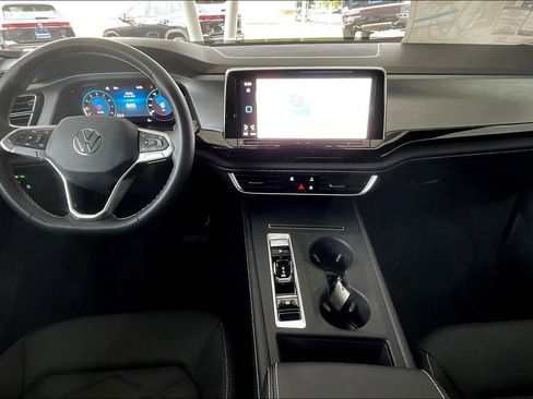 New 2026 Volkswagen Atlas Cross Sport SE image 15