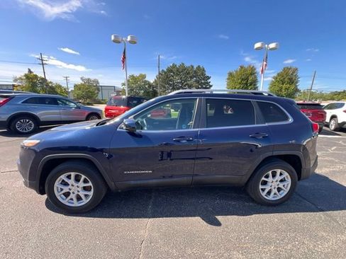 Used 2015 Jeep Cherokee Latitude w/ Comfort/Convenience Group AWD/4WD image 8