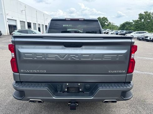 Used 2020 Chevrolet Silverado 1500 Custom w/ Custom Value Package AWD/4WD image 4