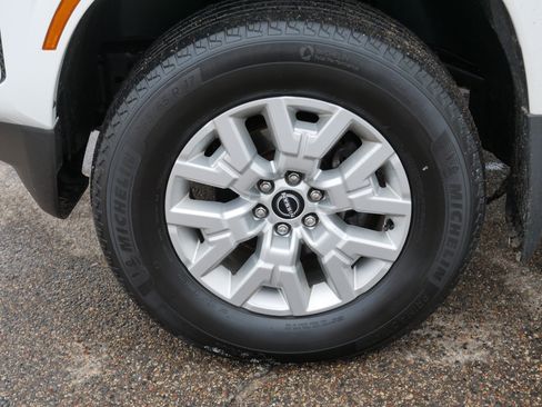 Certified 2023 Nissan Frontier SV w/ SV Convenience Package image 15