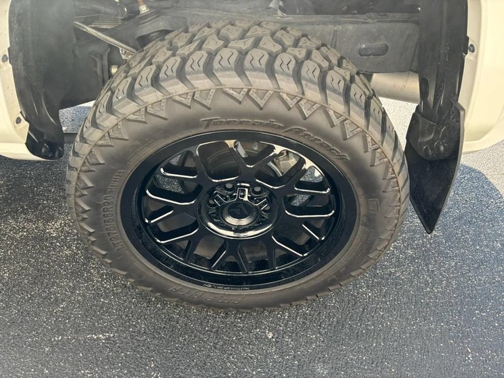 Used 2025 Toyota Tacoma TRD Sport AWD/4WD image 9