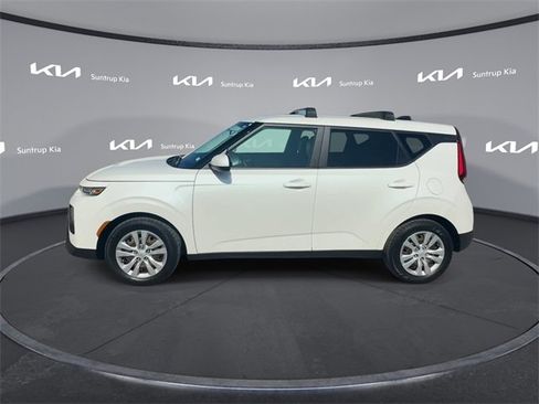Used 2022 Kia Soul LX image 10