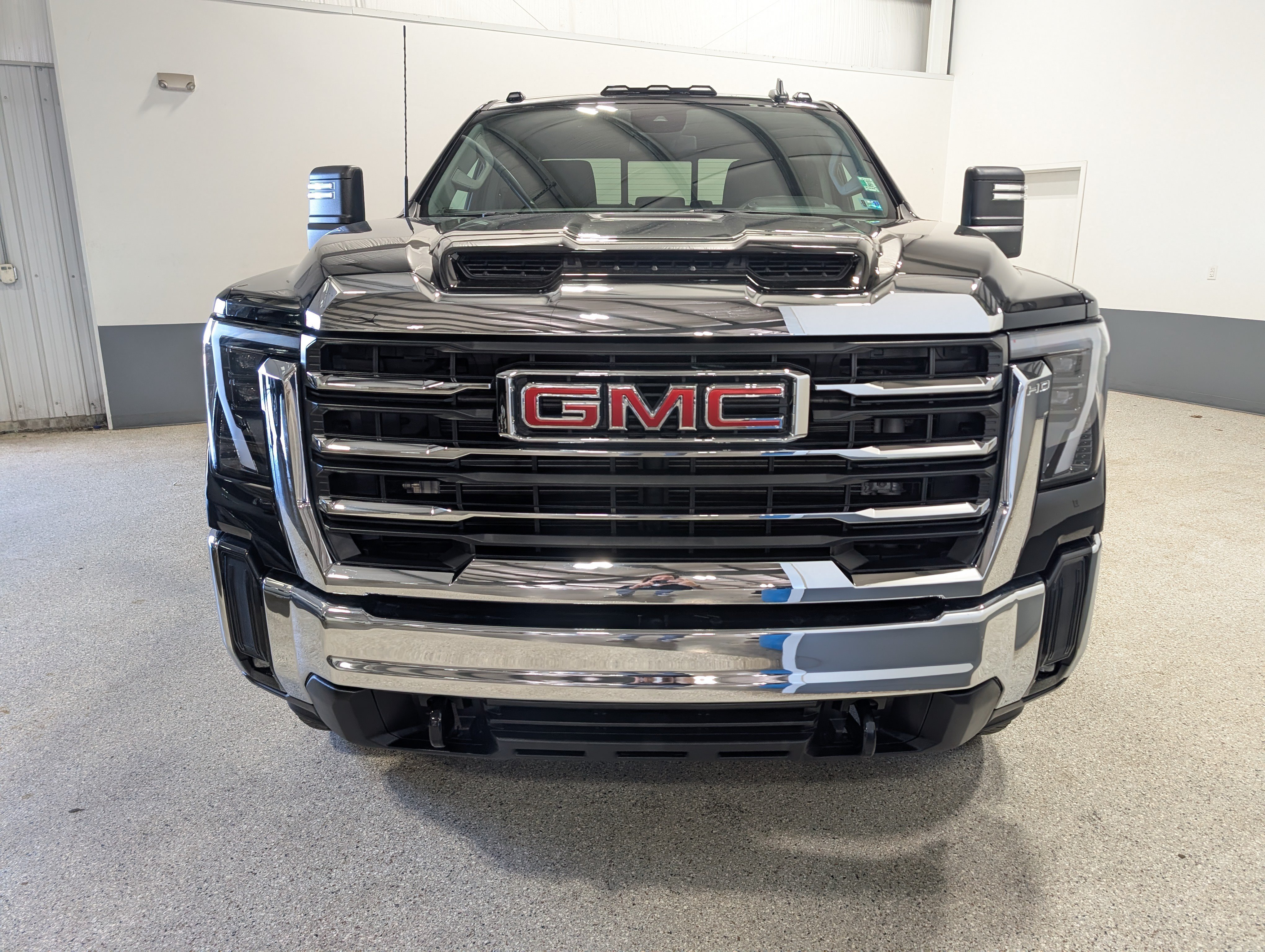 Used 2025 GMC Sierra 2500 SLE w/ Preferred Package AWD/4WD image 8